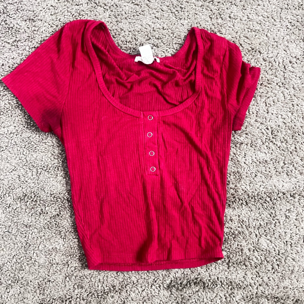 Red short sleeve